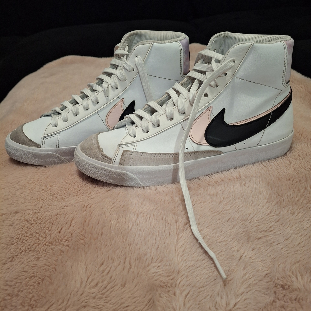 Nike Classic White Athletic Shoes